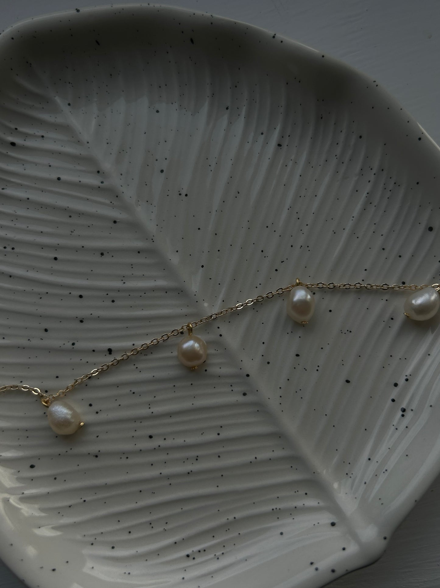 dropped pearl bracelet