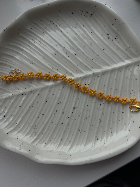 light orange daisy chain