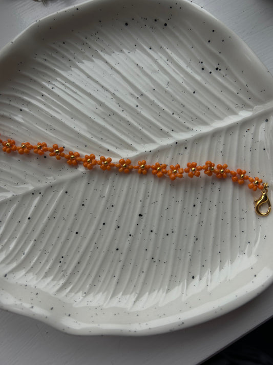 Orange daisy chain