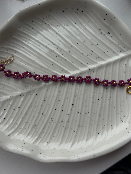 burgundy daisy chain