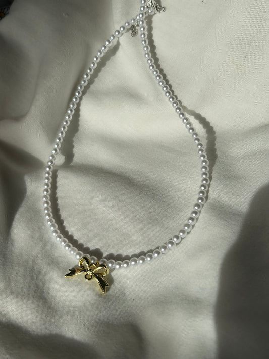 gold bow necklace