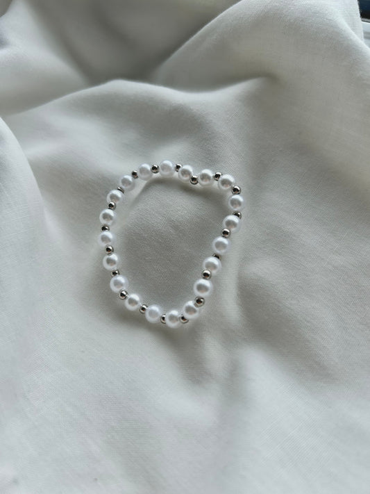 Pearl and silver beaded bracelet