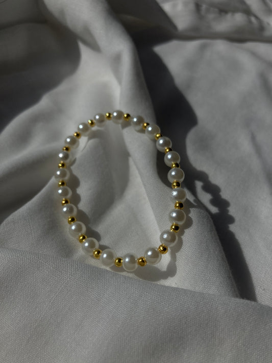 Pearl and Gold Bracelet