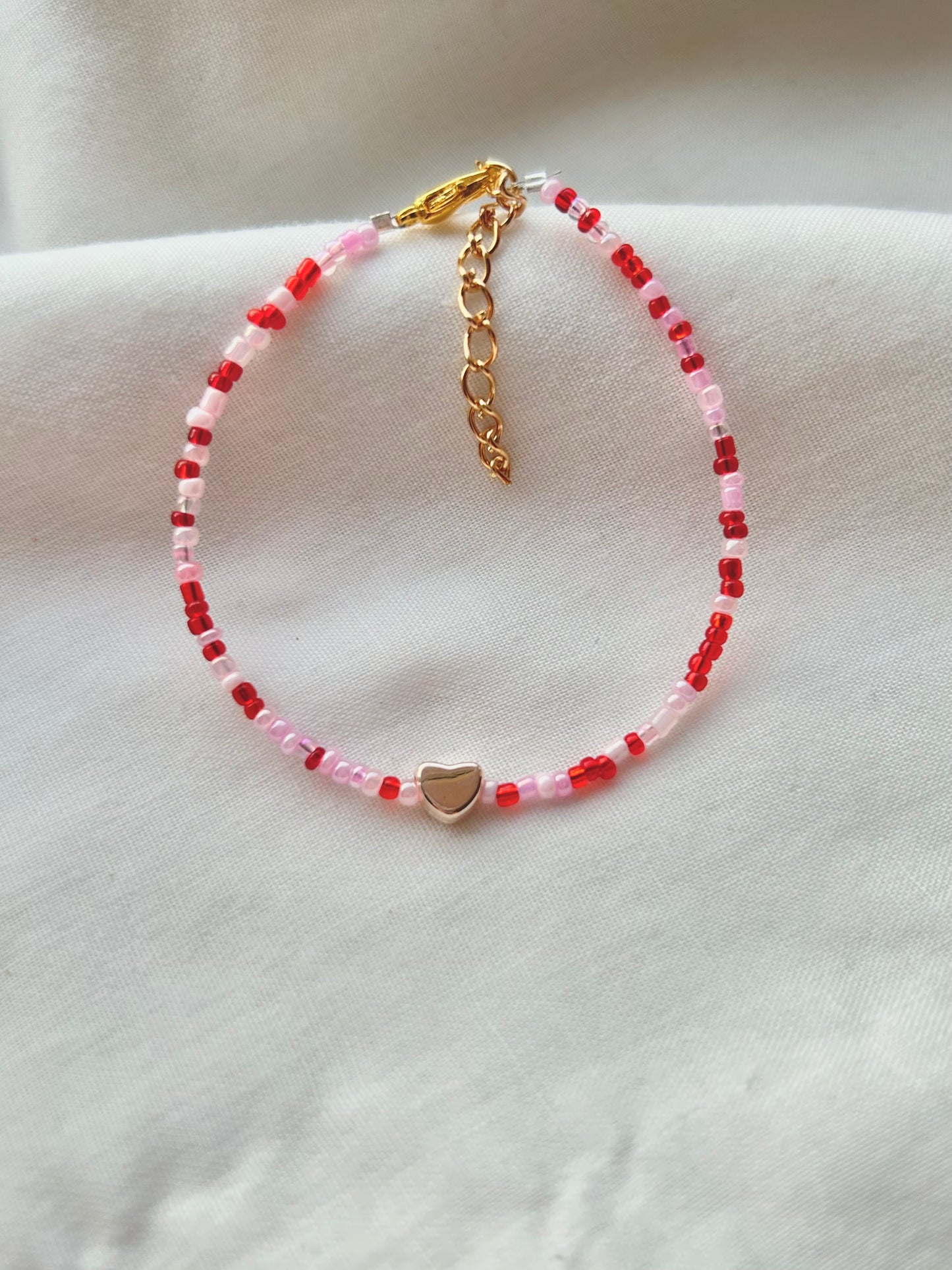 lovers💌 pink and red bracelet with rose gold heart charm