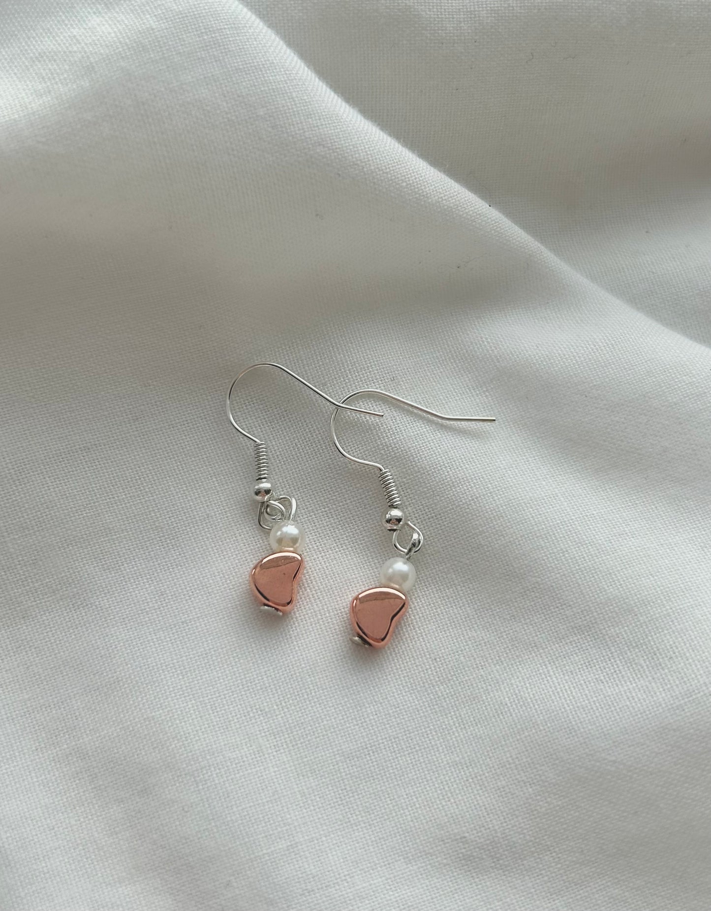 lovers💌 rose gold and Pearl heart earrings