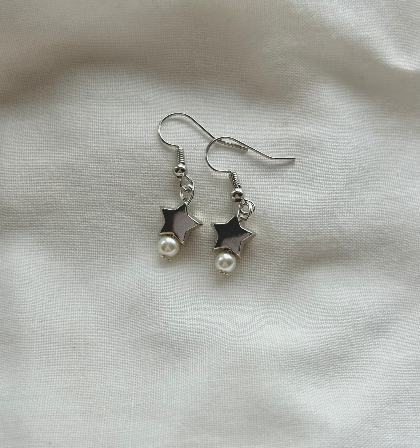 spring💐 silver star and Pearl earrings