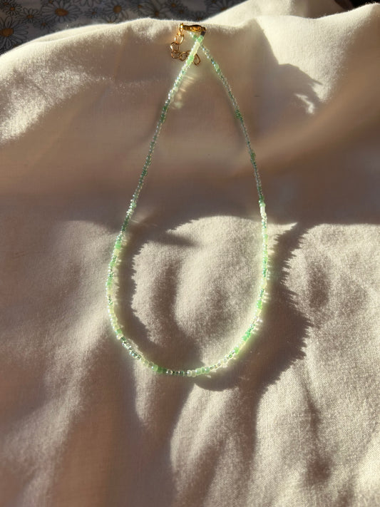 spring💐 simple green necklace