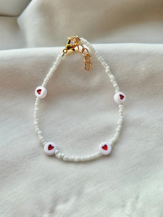 lovers💌 white bracelet with heart charms