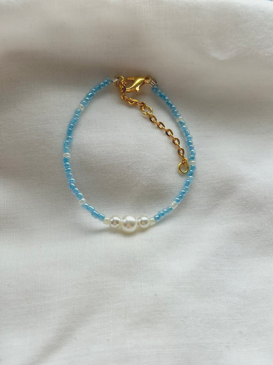 spring💐blue and pearl bracelet