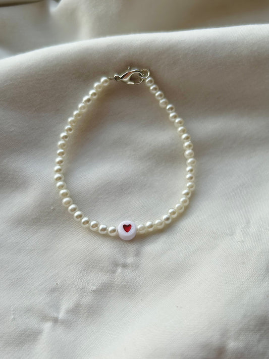 lovers💌 pearl bracelet with heart charm